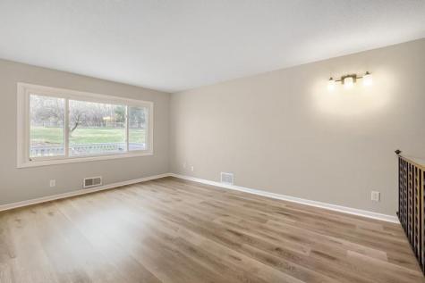 4668 Penkwe Way Eagan MN 55122
