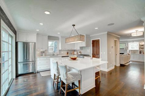 121 Courtland Street Excelsior MN 55331