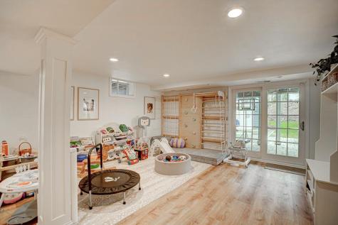 121 Courtland Street Excelsior MN 55331