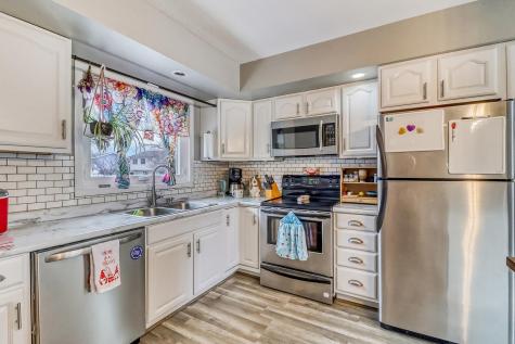 622 12th Avenue E West Fargo ND 58078