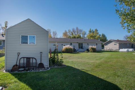 706 3rd Avenue NE Hillsboro ND 58045
