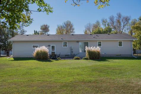 706 3rd Avenue NE Hillsboro ND 58045