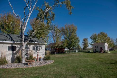 706 3rd Avenue NE Hillsboro ND 58045