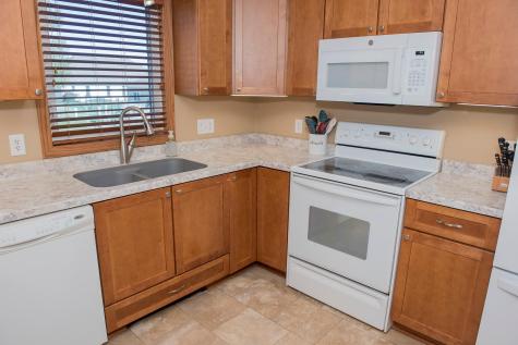 706 3rd Avenue NE Hillsboro ND 58045