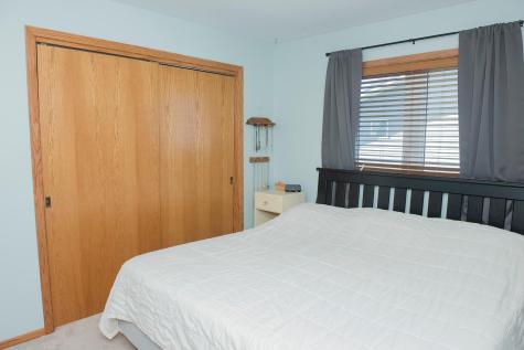 706 3rd Avenue NE Hillsboro ND 58045