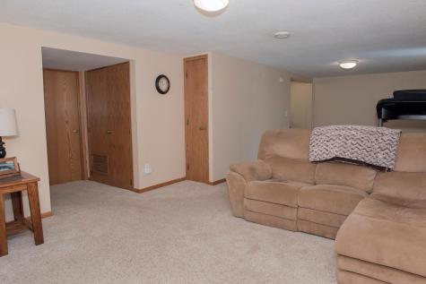 706 3rd Avenue NE Hillsboro ND 58045