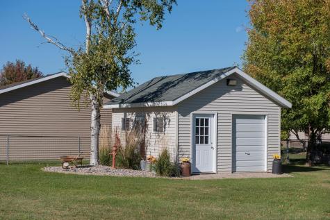 706 3rd Avenue NE Hillsboro ND 58045