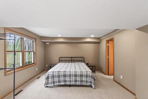 14722 Oak Run Lane Burnsville MN 55306