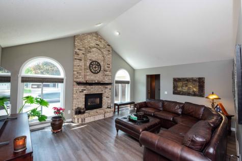 9343 Hillside Trail S Cottage Grove MN 55016