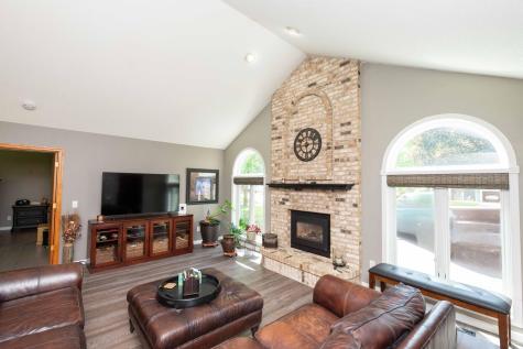 9343 Hillside Trail S Cottage Grove MN 55016