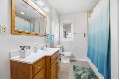 77 18th Avenue N Fargo ND 58102