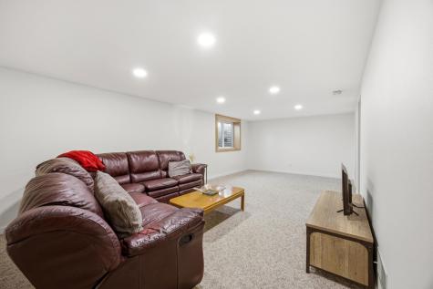 77 18th Avenue N Fargo ND 58102