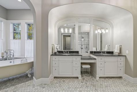 425 Carpenters Point Wayzata MN 55391