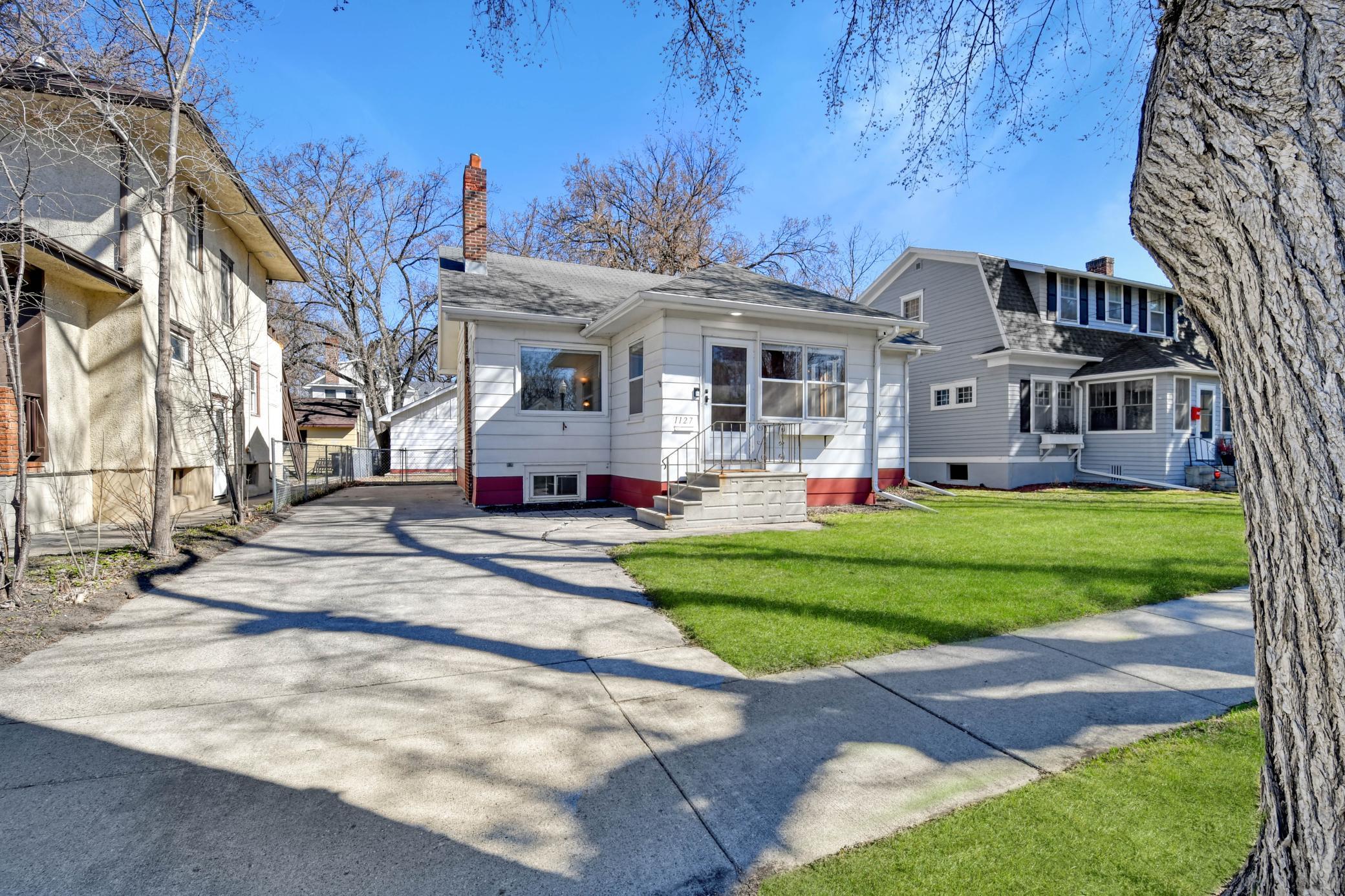 1127 8th Avenue S Fargo ND 58103