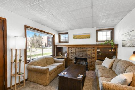 1127 8th Avenue S Fargo ND 58103