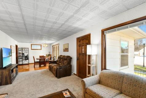 1127 8th Avenue S Fargo ND 58103