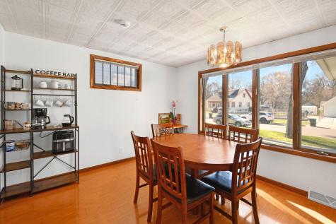 1127 8th Avenue S Fargo ND 58103