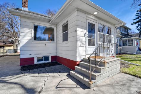 1127 8th Avenue S Fargo ND 58103