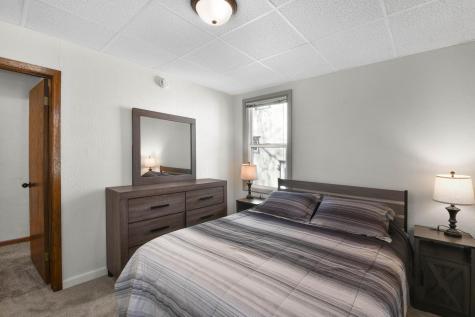1127 8th Avenue S Fargo ND 58103