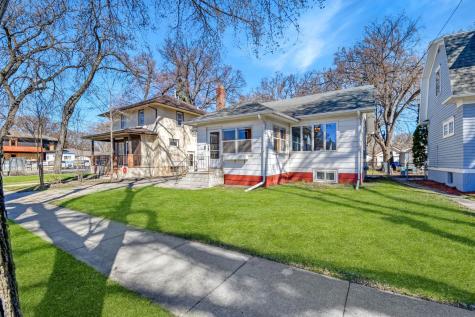 1127 8th Avenue S Fargo ND 58103