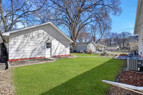 1127 8th Avenue S Fargo ND 58103