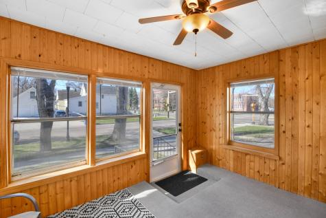 1127 8th Avenue S Fargo ND 58103