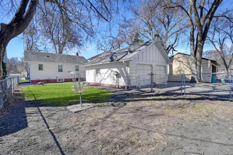1127 8th Avenue S Fargo ND 58103