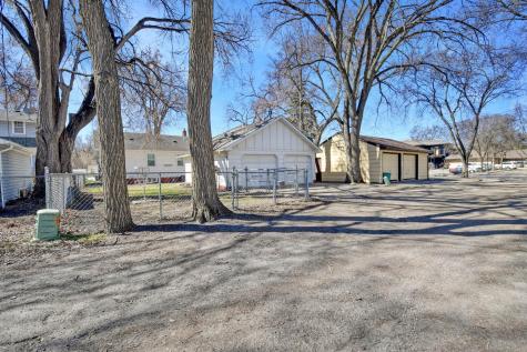 1127 8th Avenue S Fargo ND 58103