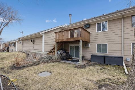 3 Somerset Drive Waconia MN 55387