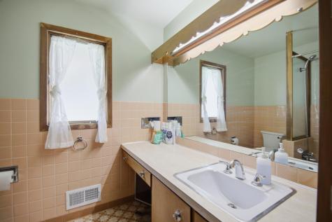 105 21st Street NW Austin MN 55912