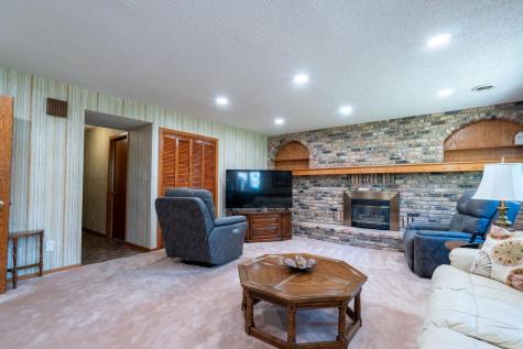 747 5th Avenue NW Valley City ND 58072