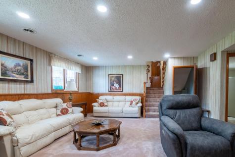 747 5th Avenue NW Valley City ND 58072