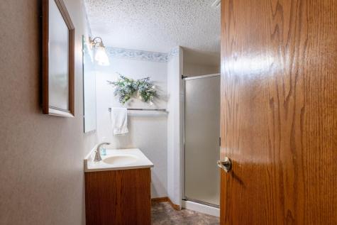 747 5th Avenue NW Valley City ND 58072