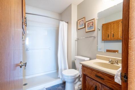 747 5th Avenue NW Valley City ND 58072