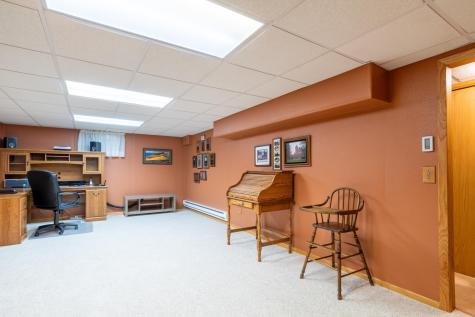747 5th Avenue NW Valley City ND 58072