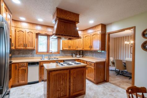 747 5th Avenue NW Valley City ND 58072