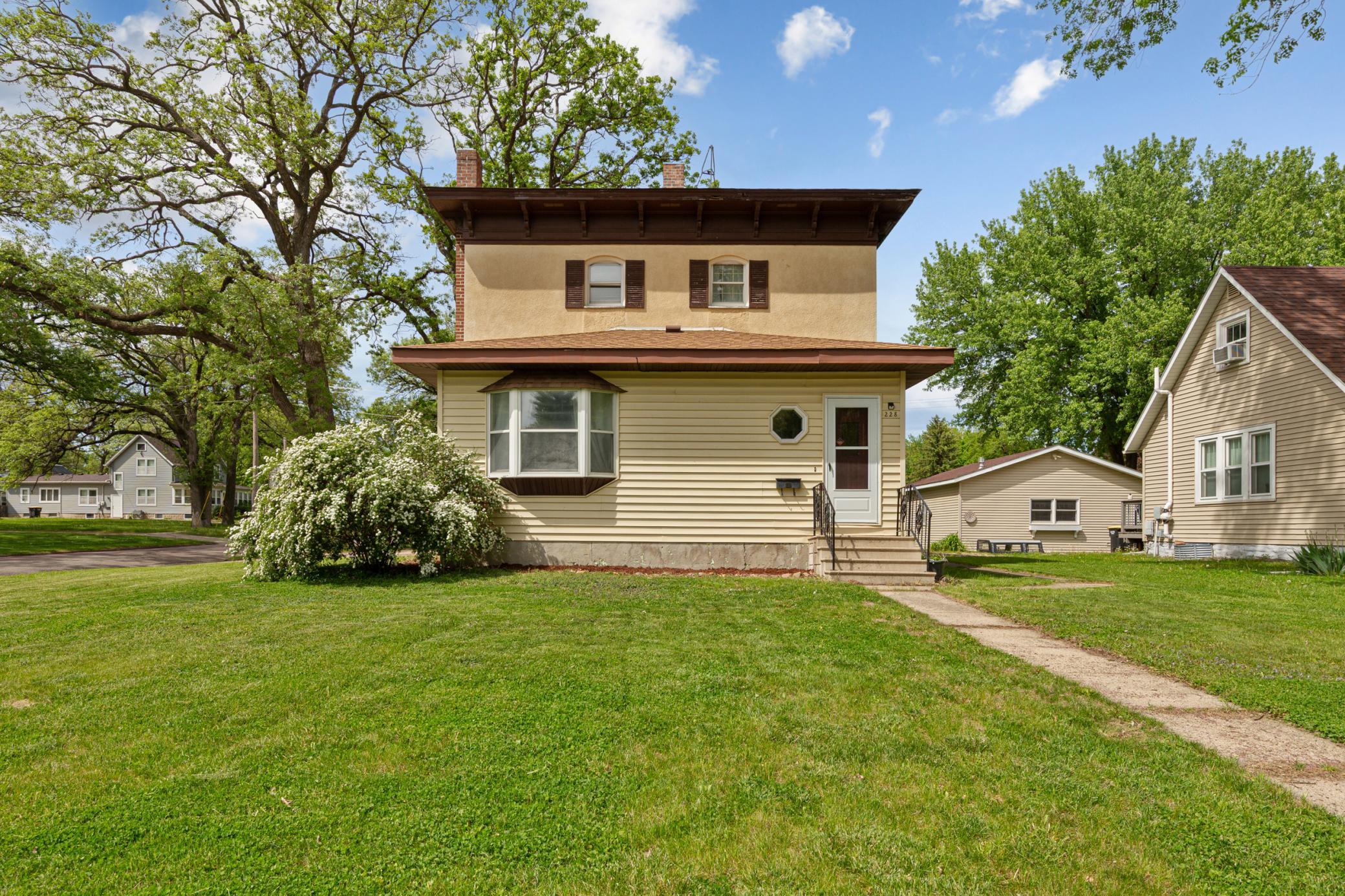 228 W 4th Street Blue Earth MN 56013