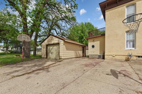 228 W 4th Street Blue Earth MN 56013