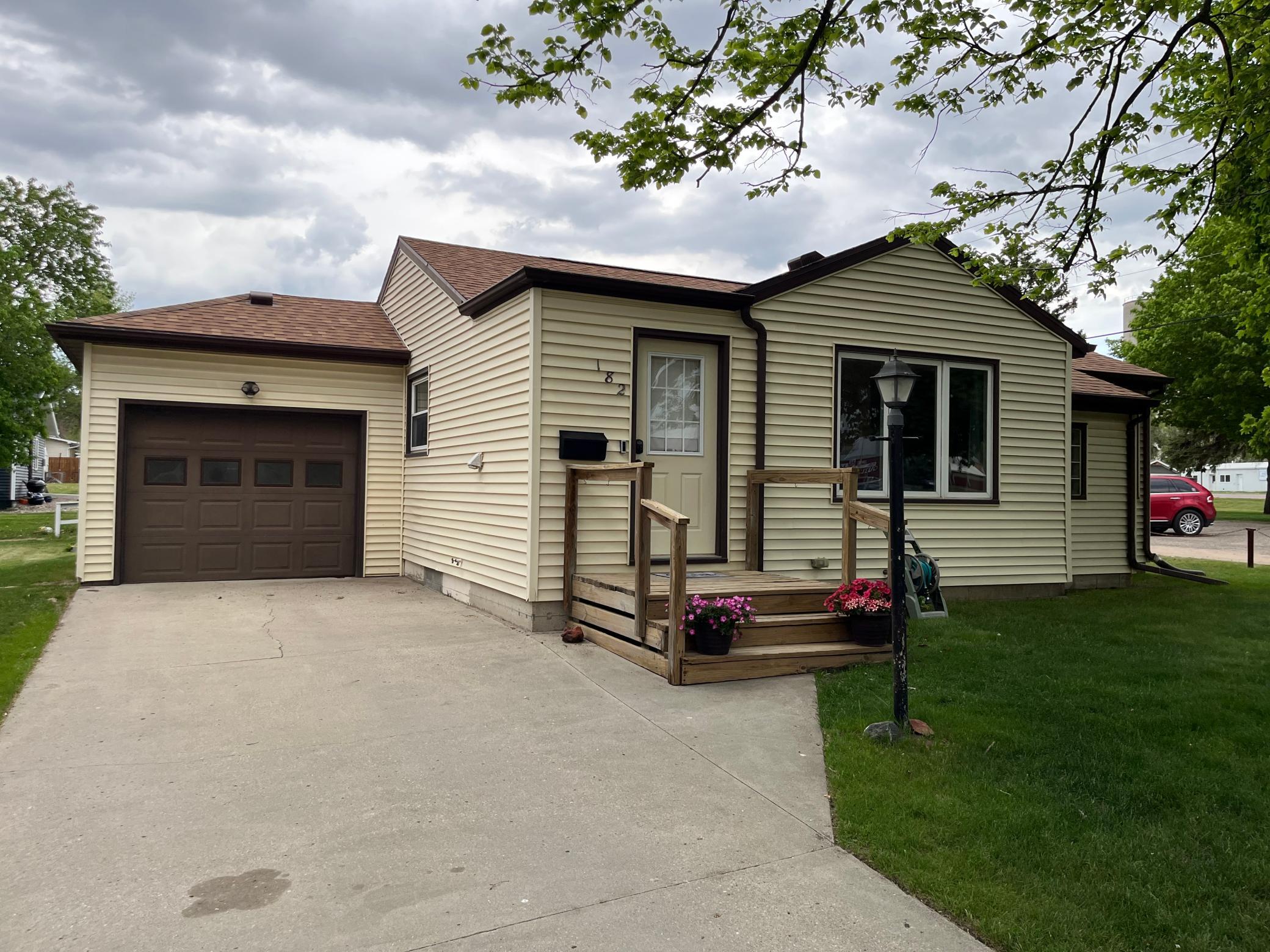 182 14th Street Windom MN 56101