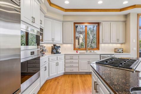 3717 Fairway Point Woodbury MN 55125