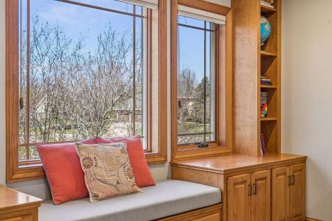 3717 Fairway Point Woodbury MN 55125