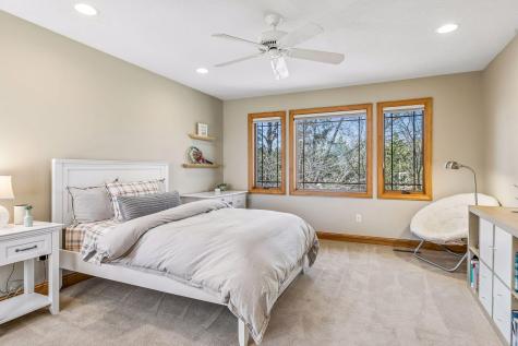 3717 Fairway Point Woodbury MN 55125