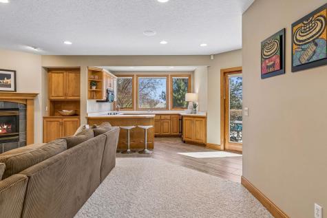 3717 Fairway Point Woodbury MN 55125