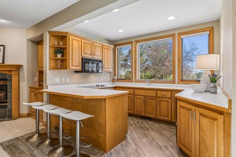 3717 Fairway Point Woodbury MN 55125