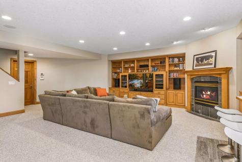 3717 Fairway Point Woodbury MN 55125