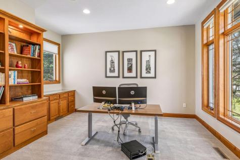 3717 Fairway Point Woodbury MN 55125