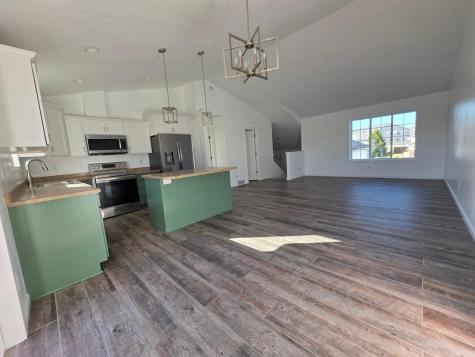 1557 34th Avenue S Moorhead MN 56560