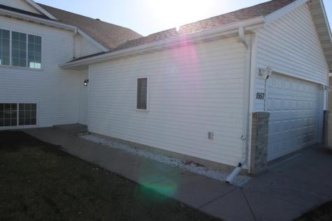 1557 34th Avenue S Moorhead MN 56560