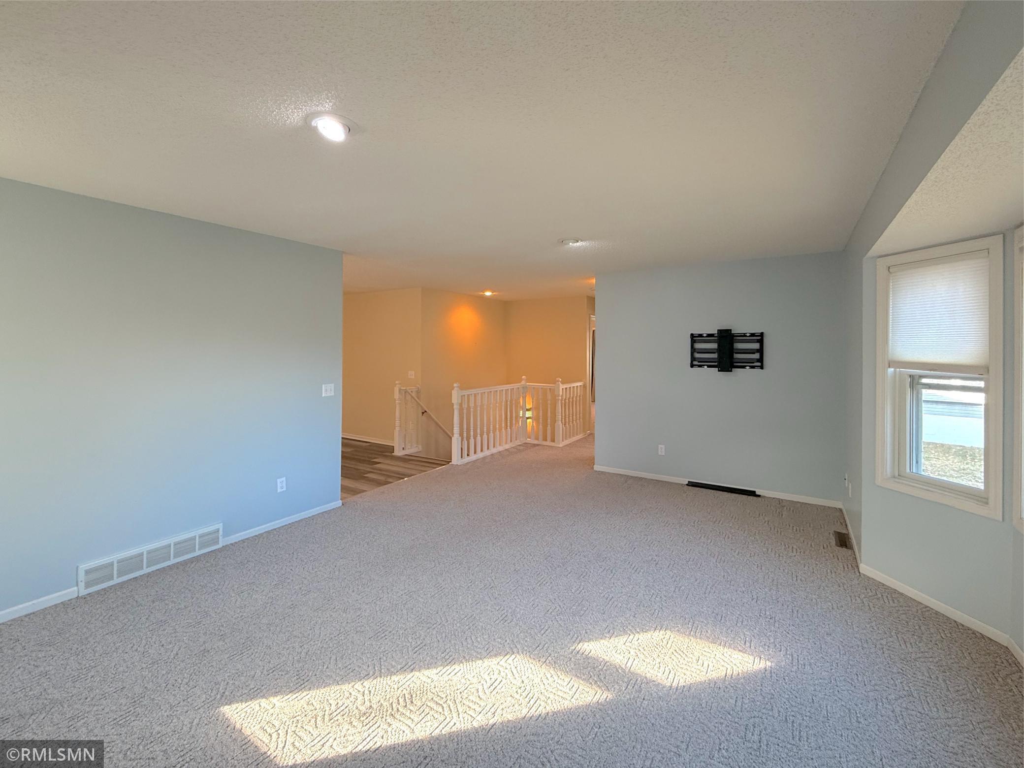 210 Knollwood Street W Annandale MN 55302