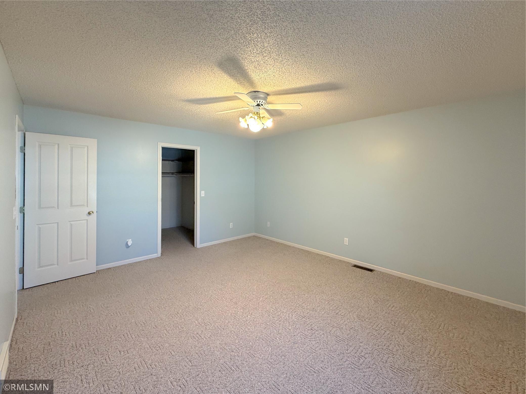 210 Knollwood Street W Annandale MN 55302